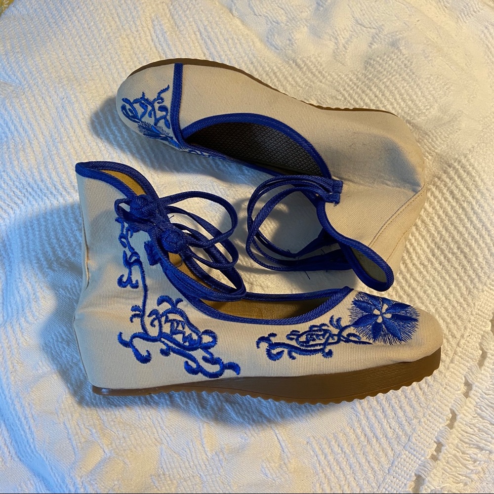 Korean Embroidered Canvas Platform Ankle Shoe 8
